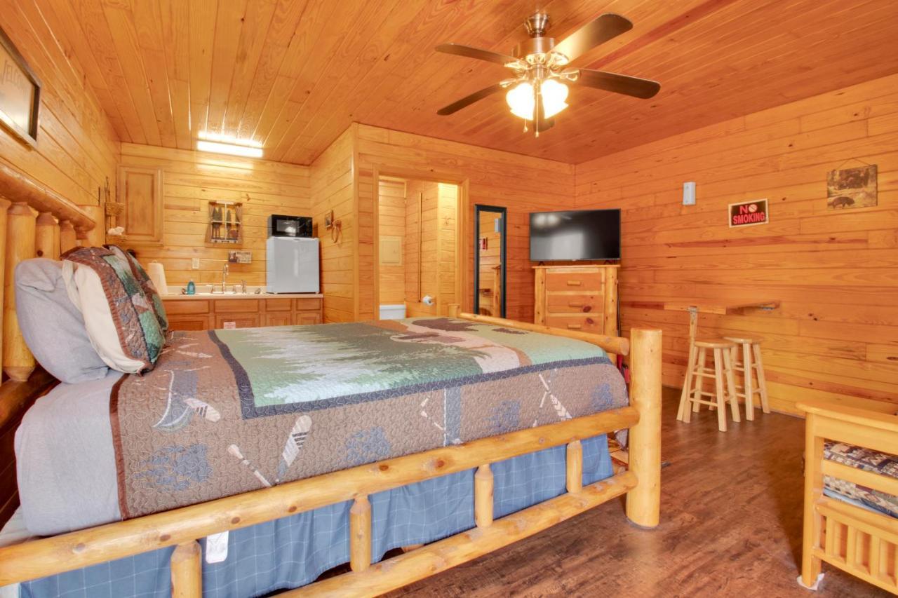 Arrow Creek Camp And Cabins Гатлинбург Экстерьер фото